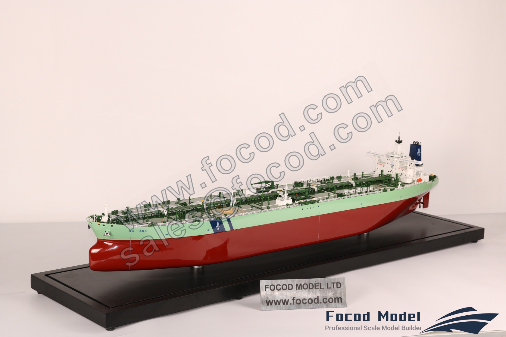 custom made model of 330m Crude Oil Tanker BW LAKE
